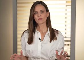 Έφη Αχτσιόγλου: Ανακοίνωσε με μια φωτογραφία ότι περιμένει το δεύτερο παιδί της