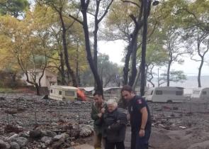 Εύβοια: Επιχείρηση διάσωσης δύο ηλικιωμένων γυναικών στον Μακρύ Γιαλό Βλαχιάς (Photos)