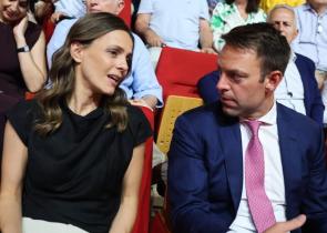Στέφανε, στην Ελλάδα κάθε θαύμα κρατάει μόνο τρεις ημέρες