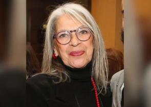 Ματούλα: Ο γιος της, Λορέντζο Καριέρε αναλαμβάνει τη διαδικασία της αποτέφρωσής της