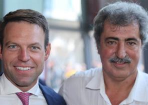 ΣΥΡΙΖΑ: Ο νιόπαντρος παρέα με Πολάκη, φτιάχνει μνημείο... πεσόντων στελεχών