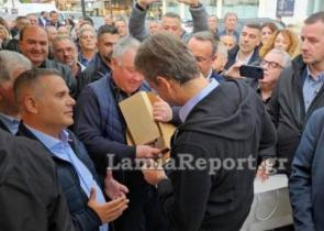 Καμένα Βούρλα: Ο Μητσοτάκης και το... κασελάκι (βίντεο)