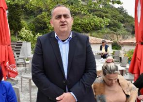 Ο Μπελέρης πήρε άδεια να ορκισθεί ευρωβουλευτής μετά από πιέσεις στον Ράμα