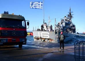 Τιτάνιες προσπάθειες να μη βυθιστεί το αντιτορπιλικό «Βέλος»