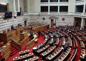 Βουλή: Ψηφίστηκε το νομοσχέδιο για την αναδιάρθρωση της Πολιτικής Προστασίας