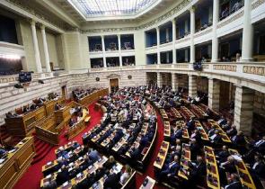 Ψηφίζεται σήμερα η τροπολογία για τους μετανάστες – Η στάση Σαμαρά