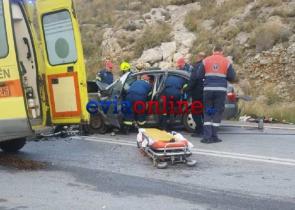 Σοβαρό τροχαίο ατύχημα με εγκλωβισμένους στην Εύβοια - Νέες εικόνες