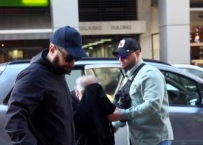 Σαλαμίνα: Προφυλακίστηκε ο παλαιοημερολογίτης ιερέας που κατηγορείται ότι ασέλγησε σε ανήλικο (photos)