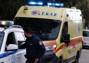 Τροχαίο στα Άνω Λιόσια: ΙΧ προσέκρουσε σε δέντρο – Ένας νεκρός