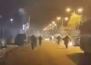 Τραγωδία: Ακρωτηρίασαν το πόδι του αστυνομικού που τραυματίστηκε από τη φωτοβολίδα