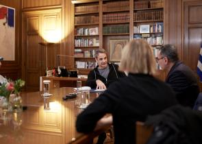 Συνάντηση Μητσοτάκη με εγκαυματίες στο Μαξίμου: Ο καθένας μπορεί να δει να του συμβαίνει
