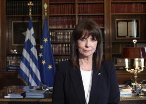 Μήνυμα Σακελλαροπούλου στους απόδημους Έλληνες: «Αναπόσπαστο κομμάτι της πατρίδας»