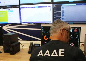 ΑΑΔΕ: Σαρωτικοί έλεγχοι για κρυφά εισοδήματα – Στο στόχαστρο και 20 influencers