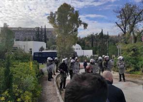 Διαλύθηκε η κατάληψη στο Εθνικό Μετσόβιο Πολυτεχνείο - Πέντε προσαγωγές (Photos)
