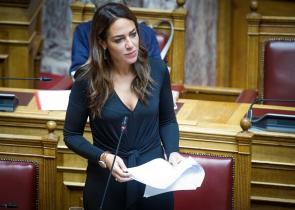 Μιχαηλίδου: Σκοπός να ξεκινήσει η εφαρμογή του νέου κατώτατου μισθού τον Απρίλιο