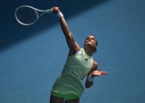 Austrialian Open: Η Σάκκαρη ξεκίνησε με νίκη - Επικράτησε 2-0 της Χιμπίνο