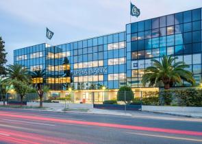 Στα top picks της Mediobanca και της Wood η Alpha Bank