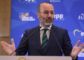 Ευρωπαϊκό Λαϊκό Κόμμα: Επανεξελέγη στην προεδρία ο Μάνφρεντ Βέμπερ