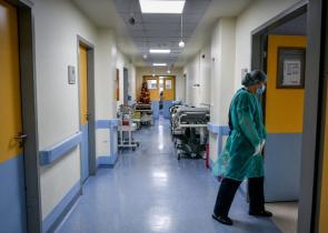 Κρούσμα μηνιγγίτιδας στην Καλαμάτα - Μαθητής Λυκείου επειγόντως στο νοσοκομείο