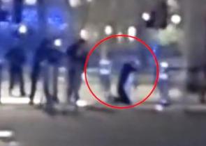 Άνδρας συνελήφθη, όταν όχημα έπεσε πάνω στις πύλες του Μπάκιγχαμ