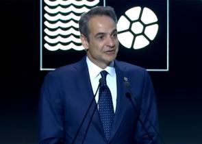 Ο Μητσοτάκης ανακοίνωσε το Ταμείο Απανθρακοποίησης για να «πρασινίσουν» τα νησιά