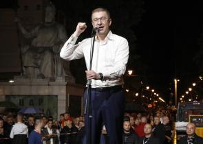 Ούνα φάτσα ούνα ράτσα - Μετά την Πρόεδρο, επιμένει και ο Πρωθυπουργός στο σκέτο «Μακεδονία»