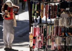 Ο εορταστικός τζίρος ξεπέρασε το 1,5 δισ. ευρώ - Πού ξόδεψαν οι Έλληνες