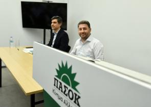 ΠΑΣΟΚ: Ο Ανδρουλάκης ανέλαβε πλήρως την ευθύνη για το αποτέλεσμα και έκανε λόγο για τοξικότητα – Αιχμές από τους αμφισβητίες