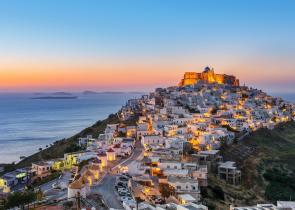 Travel Weekly: Ποιο είναι το κορυφαίο «μυστικό» νησί της Ελλάδας για τους Βρετανούς
