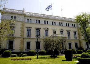 Κόλλησε η βελόνα στην προεδρολογία