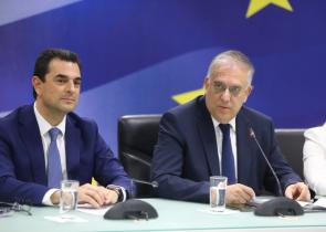 Αλλαγή σκυτάλης στο υπουργείο Ανάπτυξης – Τι είπε ο Θεοδωρικάκος για την ακρίβεια (Photos)