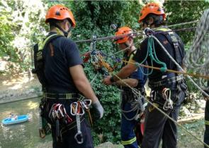Επιχείρηση για την μεταφορά τραυματισμένης γυναίκας από δύσβατο σημείο στην Κάλυμνο