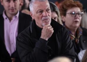ΠΑΣΟΚ: Υποψήφιος για την προεδρία και ο δημοσιογράφος Γιάννης Κανελλάκης