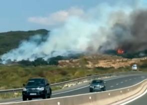 Οριοθετήθηκε η φωτιά στα Βασαίικα Ιωαννίνων - Καίει κοντά στην Ιόνια Οδό (Bίντεο)