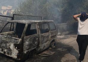 Φωτιά στην Αττική: Τρεις προσαγωγές Ρομά στην Πεντέλη για πλιάτσικο στα καμένα