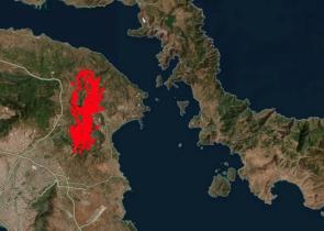 Πύρινο μέτωπο 30 χιλιομέτρων στη βορειοανατολική Αττική – O σοκαριστικός χάρτης της NASA