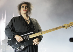 Ο Robert Smith αποκαλύπτει το ποίημα που ενέπνευσε το νέο σινγκλ των The Cure