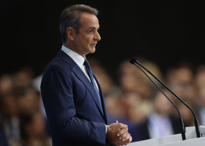 Το επικίνδυνο πείραμα Μητσοτάκη και οι επιπτώσεις στην οικονομία