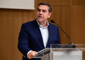 «Καρφιά» Τσίπρα κατά Κασσελάκη: Η νέα γενιά θέλει ουσία, όχι εικόνα