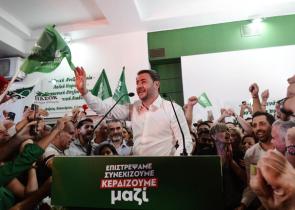 Το ΠΑΣΟΚ, ο Μανωλιός και μια... σκέτη από γιουβέτσι