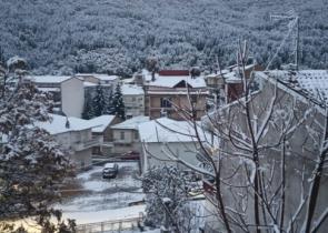 Υποχωρεί η κακοκαιρία «Αλέξανδρος»: Στα «λευκά» ντύθηκε η Φλώρινα, έντονη βροχόπτωση στην Εύβοια