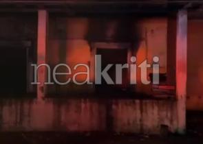 Ηράκλειο: Μεγάλη φωτιά ξέσπασε σε αποθήκες στα Πεζά
