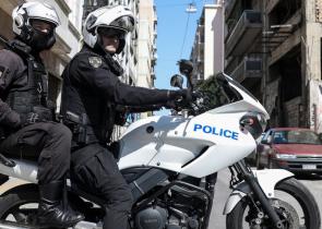 Ανώτερος υπάλληλος της ΑΑΔΕ σε κύκλωμα παράνομων επιστροφών ΦΠΑ - 12 συλλήψεις