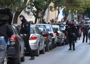 Κυψέλη: Εμπρηστικός μηχανισμός έξω από τα γραφεία του ΕΦΚΑ