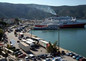 Νταλίκα χωρίς εισιτήριο καθυστέρησε δύο ώρες την αναχώρηση του πλοίου για Κέρκυρα