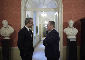 Τι συζήτησαν για τα Γλυπτά του Παρθενώνα Μητσοτάκης και Στάρμερ