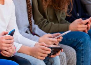 Με αφορμή τους νέους και τα social media