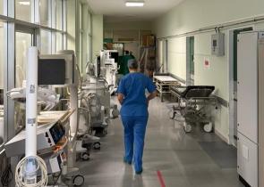 Κοκτέιλ αναπνευστικών λοιμώξεων αυξάνει τις εισαγωγές και τις νοσηλείες