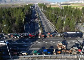 Υγεία από το Θεό και λεφτά από το δημόσιο