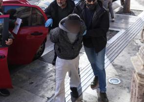 Κακοποίηση 3χρονου στο Ηράκλειο: Πολίτες επιτέθηκαν φραστικά στη μητέρα και στον σύντροφό της